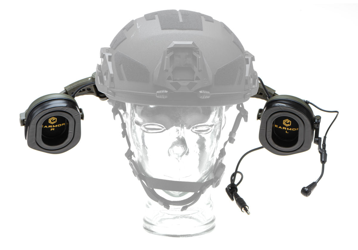 Earmor M32X Plus FG am Helm