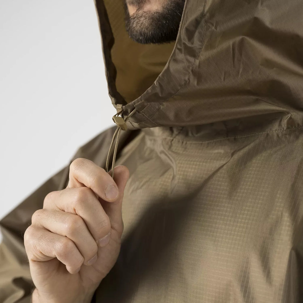 Lightweight Poncho Olive Green Detail Saum